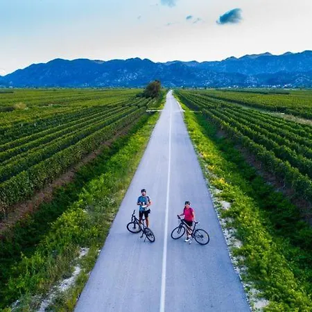 Ema-two Bedroom With Sea View Perla Apartment Rogotin