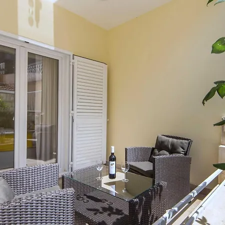 Apartment Ema-two Bedroom With Sea View Perla Rogotin