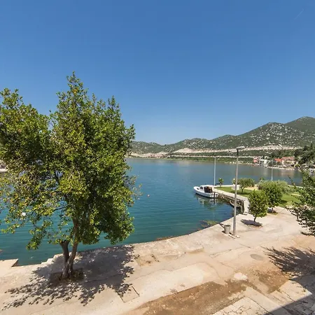 Ema-two Bedroom With Sea View Perla Apartment Rogotin