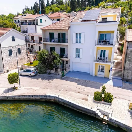 Apartment Ema-two Bedroom With Sea View Perla *