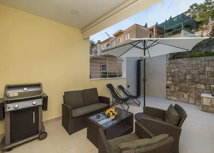 公寓 Ema-two Bedroom With Sea View Perla Rogotin