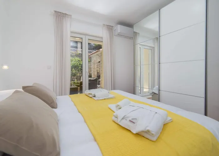 Ema-two Bedroom With Sea View Perla
