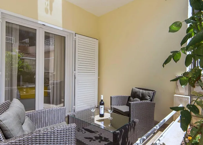 公寓 Ema-two Bedroom With Sea View Perla Rogotin