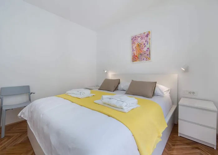 Ema-two Bedroom With Sea View Perla * Rogotin