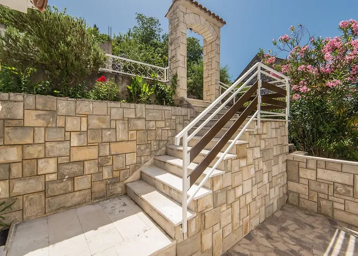 Ema-two Bedroom With Sea View Perla