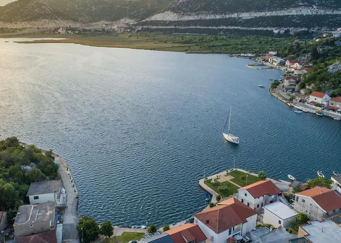 Ema-two Bedroom With Sea View Perla