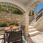 Appartamento Ema-two Bedroom With Sea View Perla *