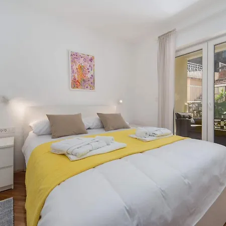 Ema-two Bedroom With Sea View Perla * Rogotin