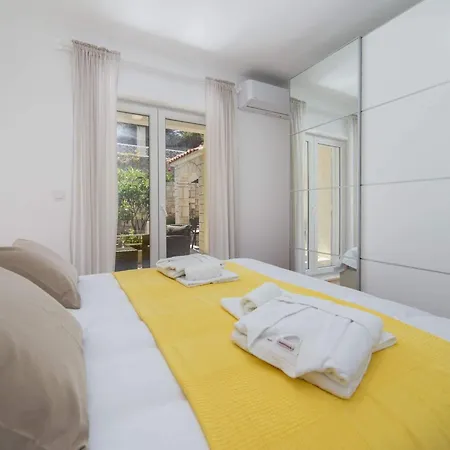 Ema-two Bedroom With Sea View Perla
