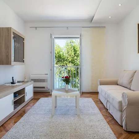 Ema-two Bedroom With Sea View Perla Rogotin